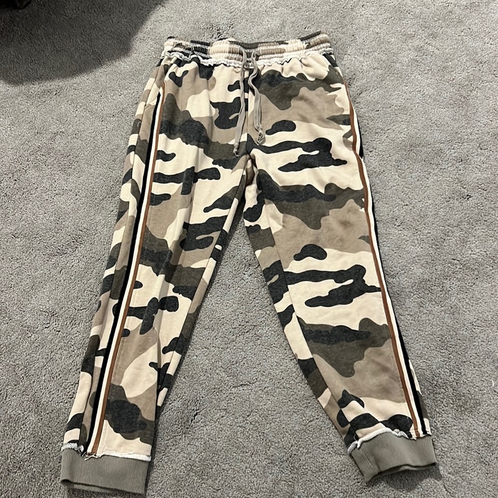 Camo jogger sweatpants.